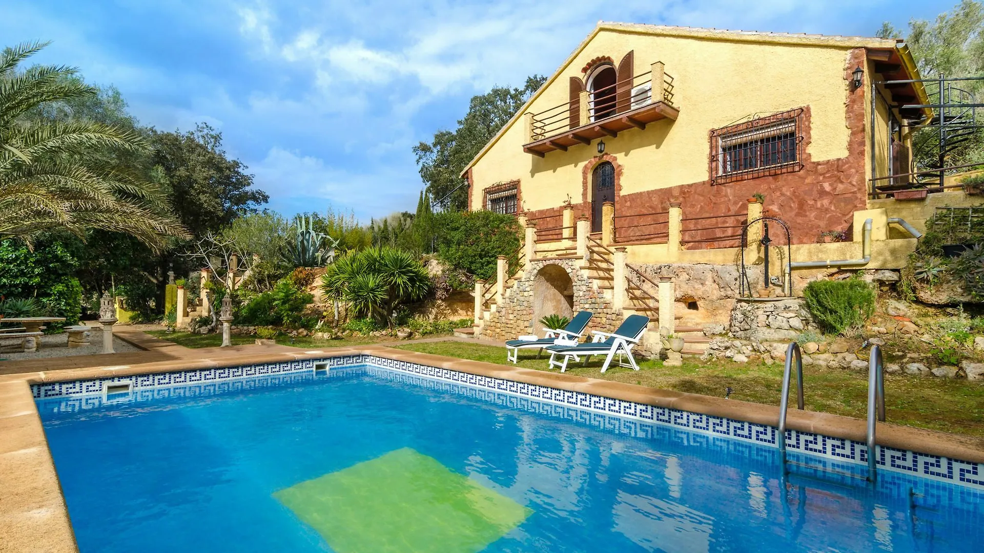 הקונטקטים של Sa Coveta